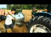 Máy cuộn rơm  Z755 – Rice straw baling machine "made in Vietnam"